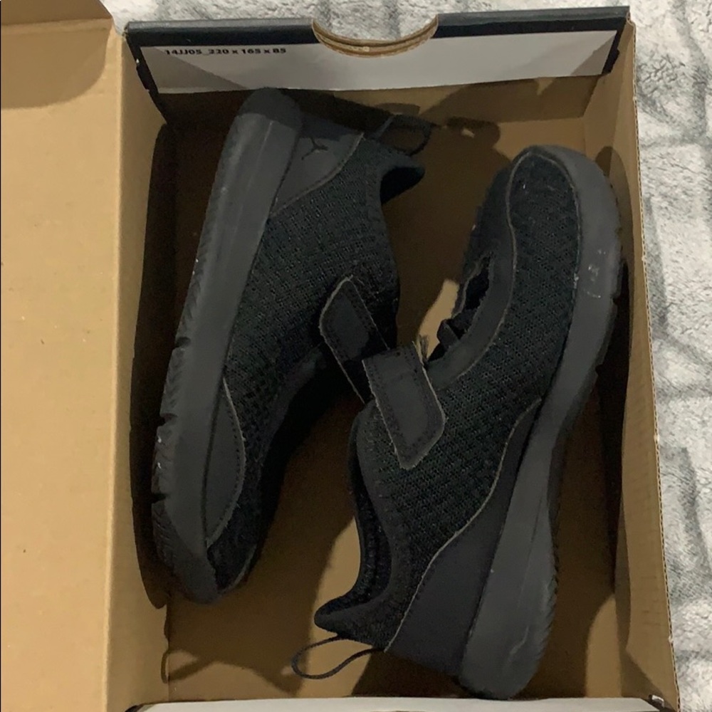 Jordan Sneakers Excellent Condition - Picture 1 of 6